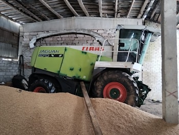 Кормоуборочный комбайн Claas Jaguar 870  